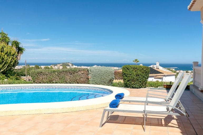 Vistas en una casa de vacaciones en el Montgó - Quality Rent a Villa