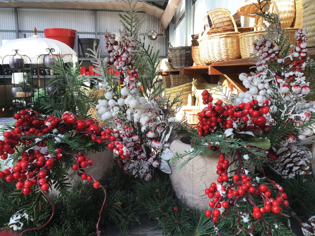 Acebo y cestas para decorar en Navidad - Natura Garden