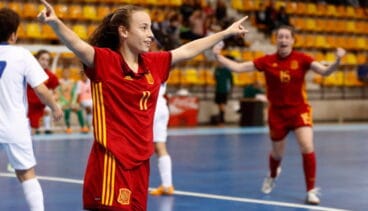 celebrando un gol la seleccion espanola sub 19 de futbol sala