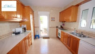 Cocina en villa en venta en Monte Pedreguer – Stella Inmo Consulting