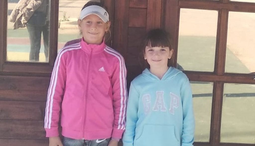 El Club Tenis Dénia acogió el primera jornada de la Liga Comarcal de Tenis 1 Imagen: Dos jugadoras de la liga comarcal de Tenis