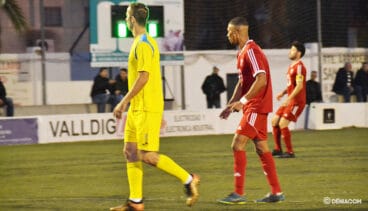 Ferrán durante el choque ante el Tavernes