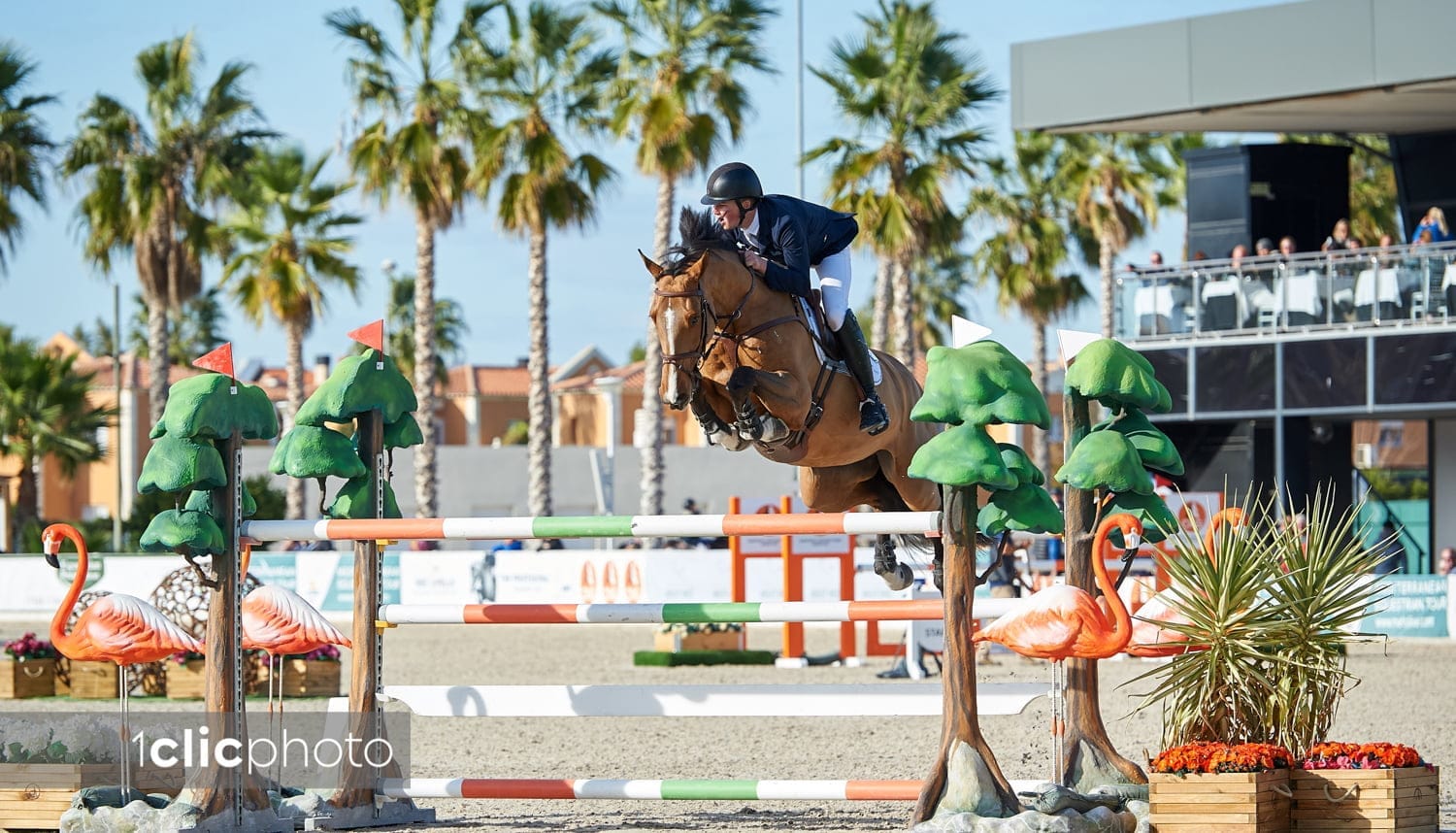 Imagen: Jinete saltando uno de los obstáculos