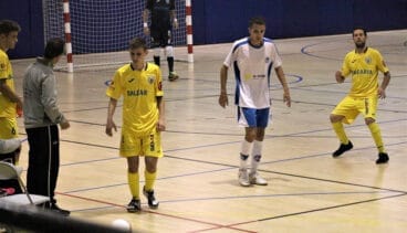 jugadores del cfs mar denia en el choque en sabadell