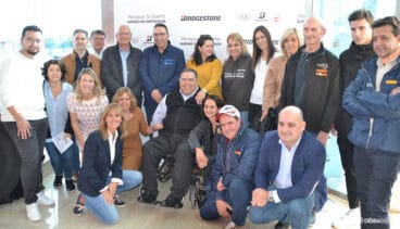 Lydia Valentín junto a amigos de Avellá