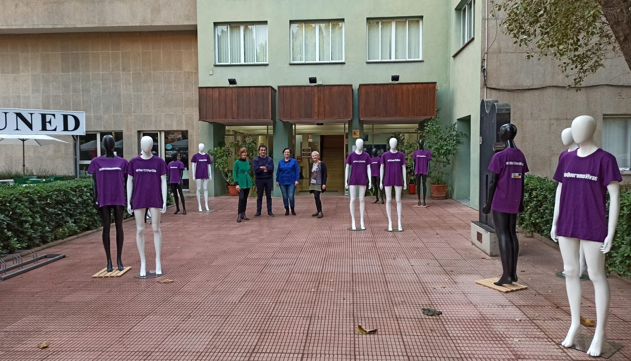 Imagen: Maniquíes en la Casa de la Cultura
