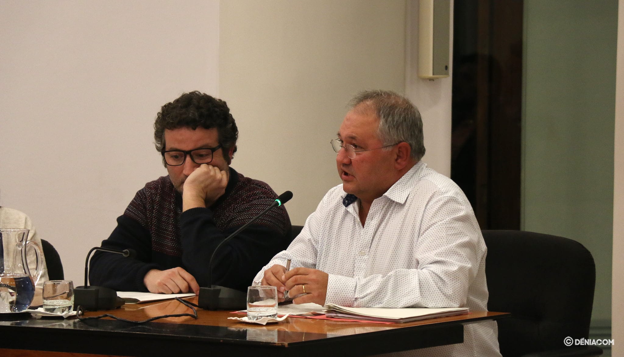 No habrá coches eléctricos en la Policía 1 Imagen: Mario Vidal, portavoz de Gent de Dénia, durante el Pleno
