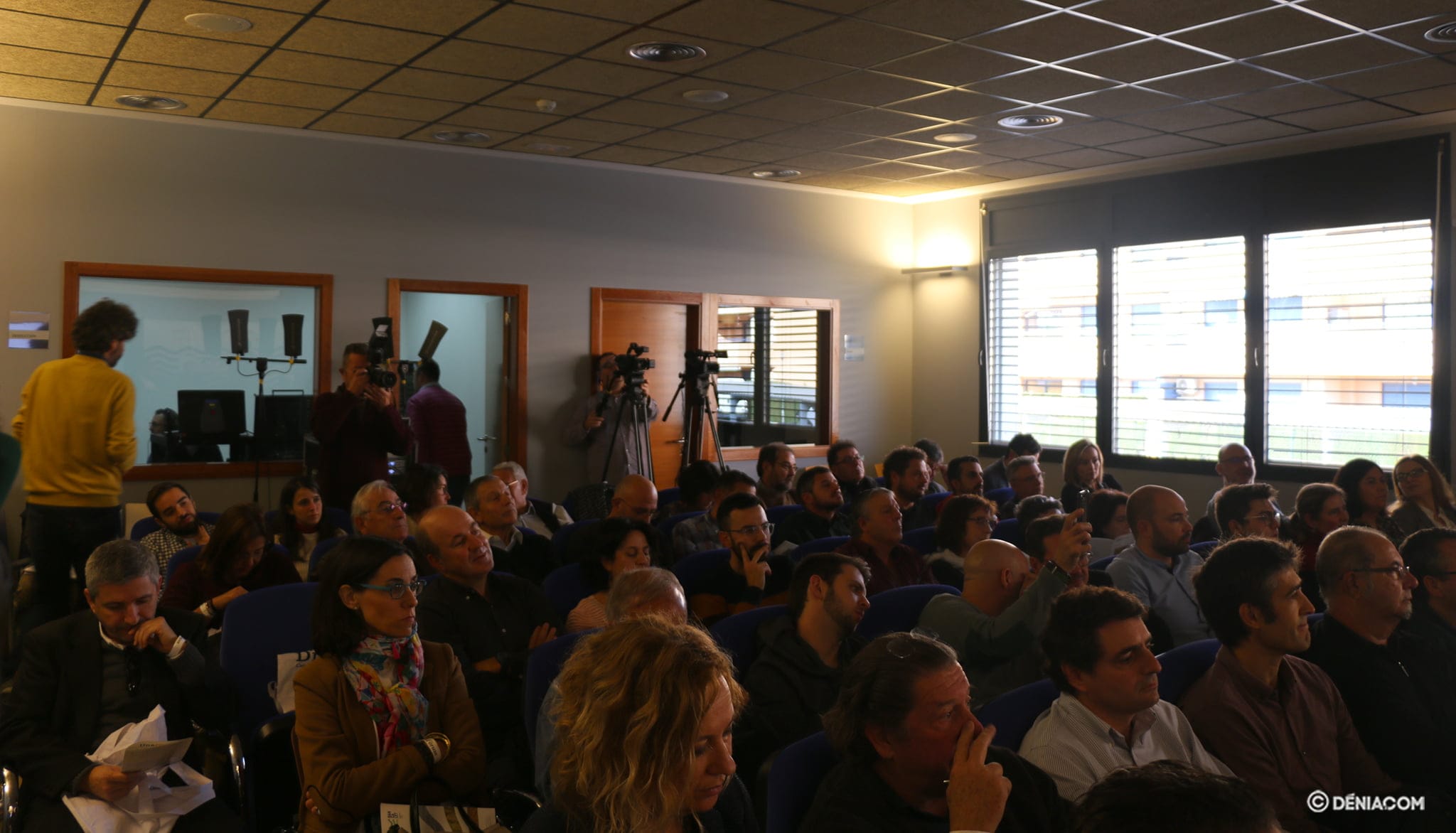 Gran acogida en el inicio del nuevo D*na 4 Imagen: Presentación D*na Fòrum