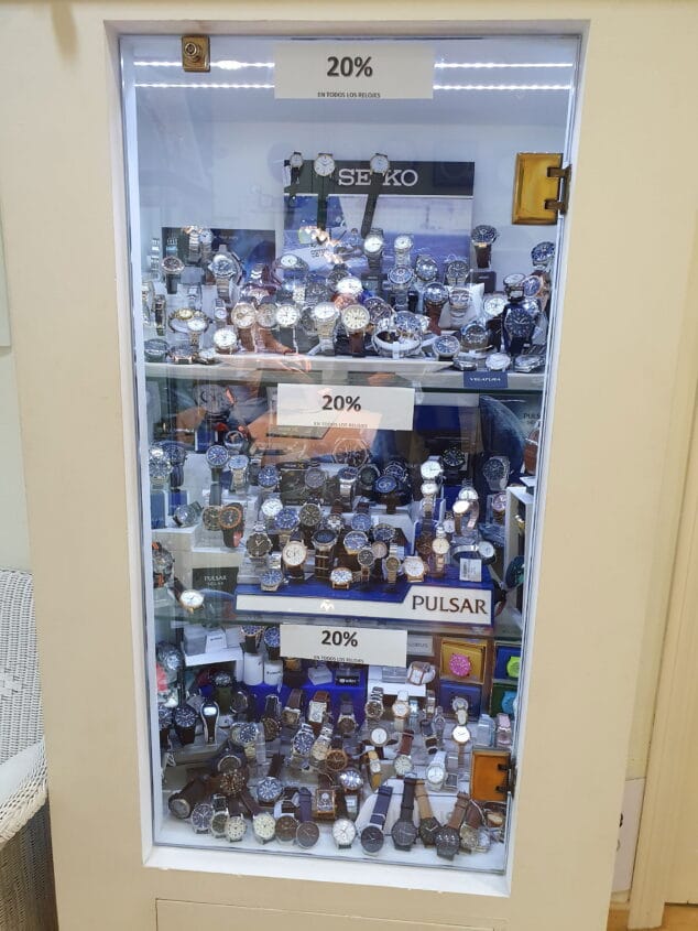 Relojes y complementos con hasta un 50% de descuento en La Joia 3 relojes 20 descuento la joia