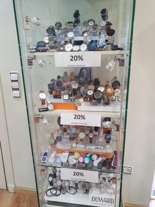 Relojes y complementos con hasta un 50% de descuento en La Joia 5 relojes duward descuento la joia