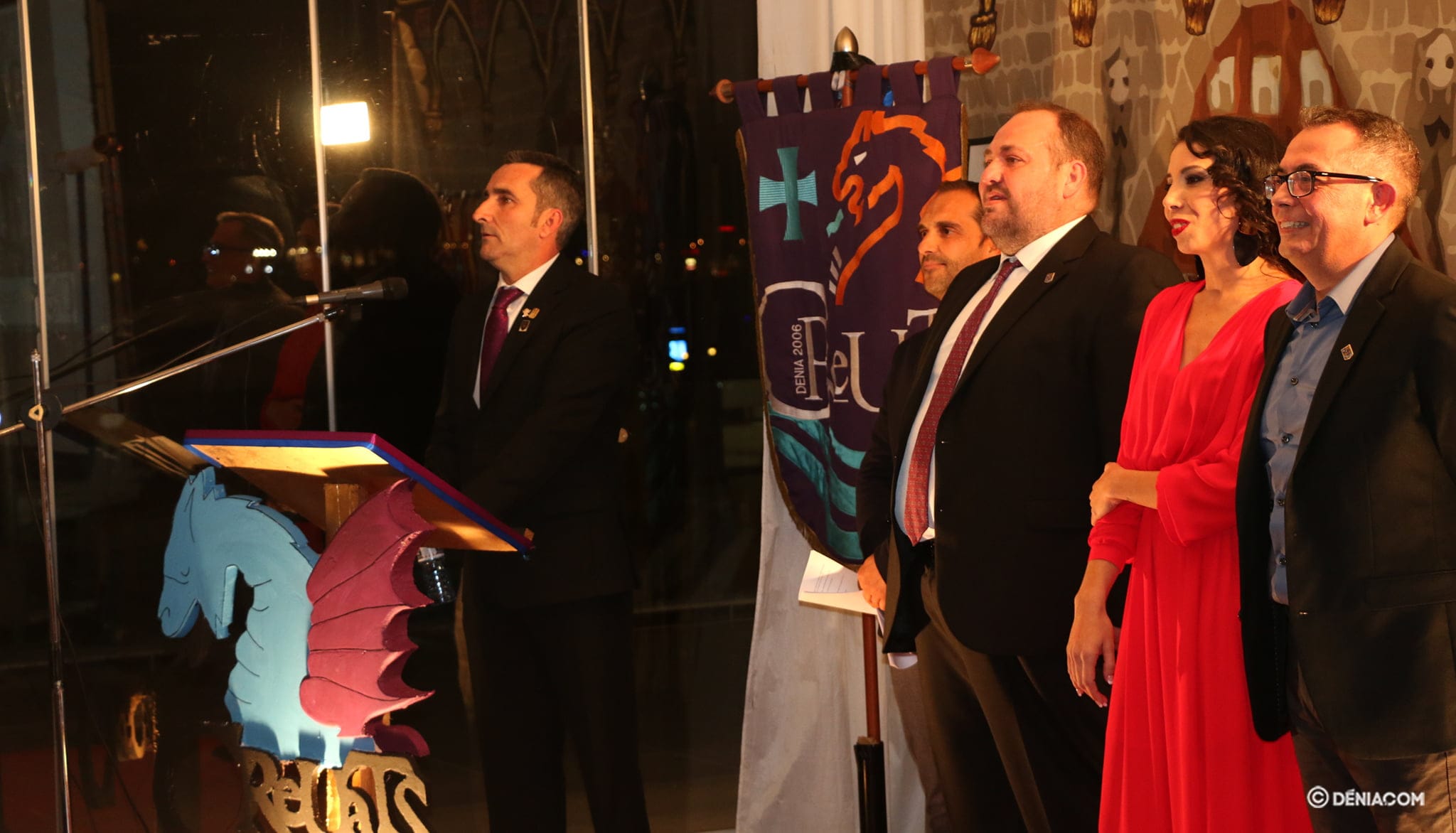 Lázaro Colomer (Creuats) se presenta al frente del bando cristiano 2 Imagen: Representantes de la Filà Creuats