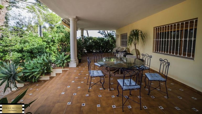 Terraza de chalet en venta en Las Rotas - Casas Singulares