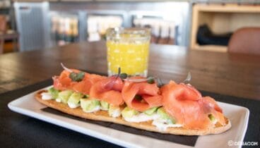 tostada aguacate salmon queso kefir pa picar algo