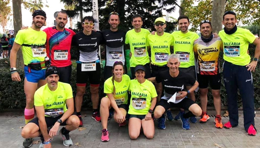 Imagen: Atletas del Dénia Corre en la Maratón de Valencia 2019