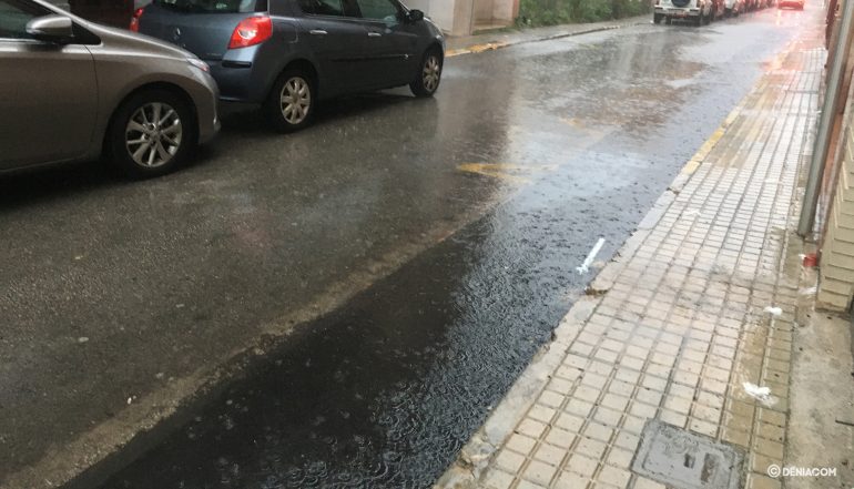 Calles de Dénia tras las primeras lluvias de diciembre 23