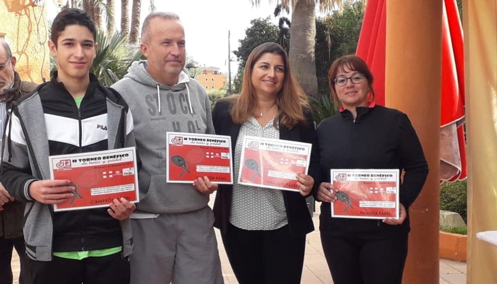 Imagen: Campeones del torneo de pádel benéfico