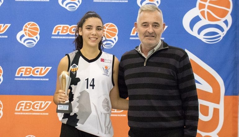 Claudia Miranda MVP de la final