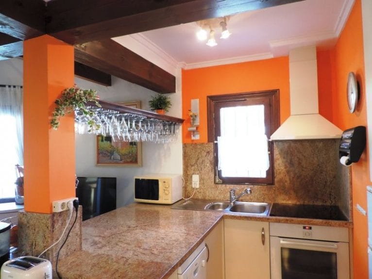 Cocina de un chalet en venta en Galeretes - Euroholding