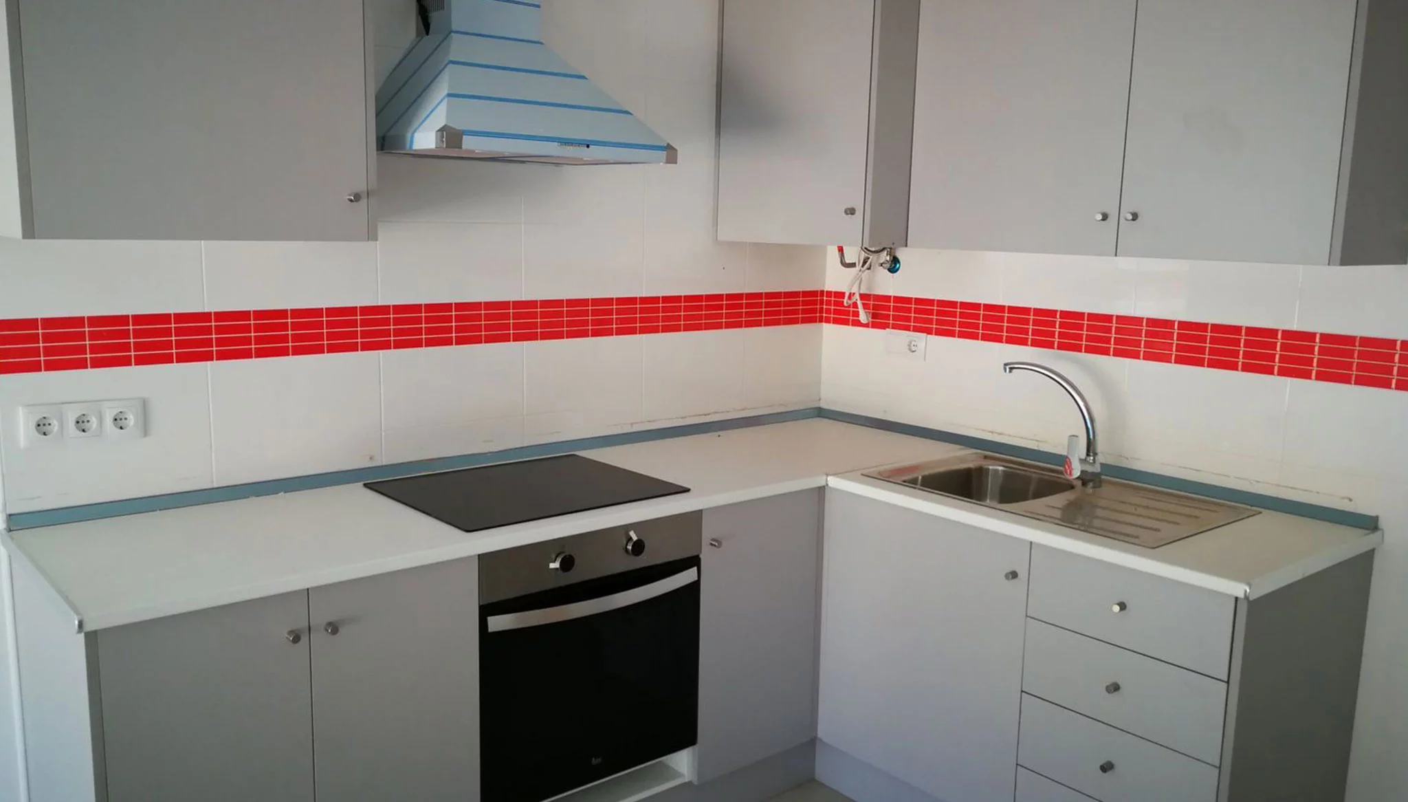 Cocina de piso en venta en Ondara con un dormitorio – Mare Nostrum Inmobiliaria