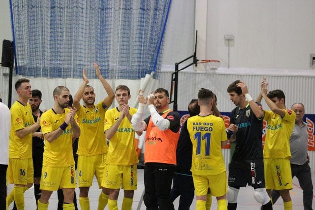 Imagen: Despedida entre aplausos de los dianenses