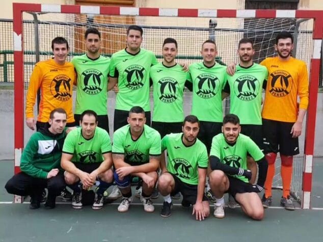equipo de nautica perez lider de la competicion