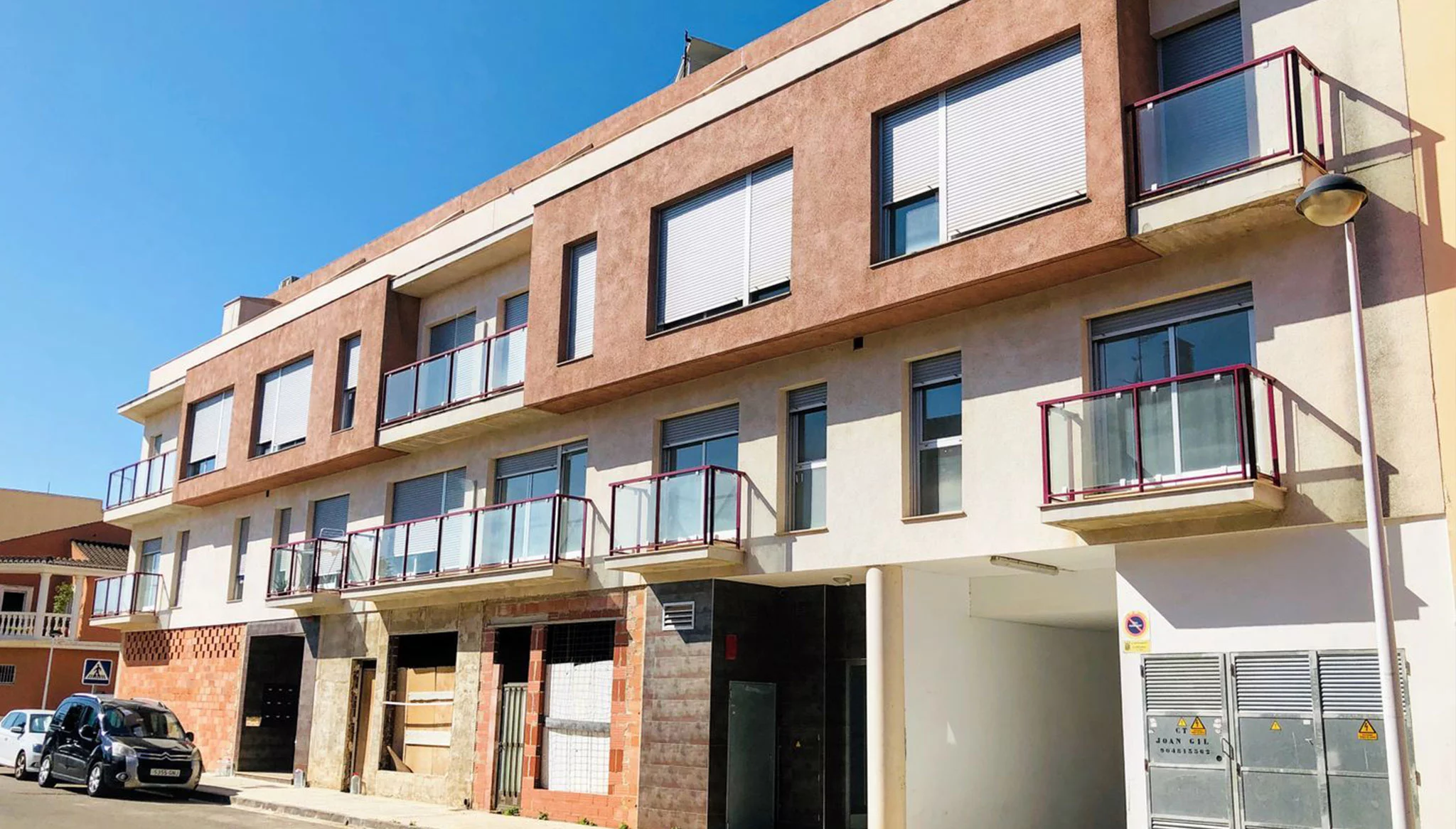 Fachada de piso en venta en Ondara con un dormitorio – Mare Nostrum Inmobiliaria