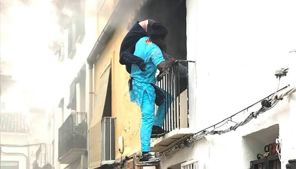 Imagen: Gorgui Lamine llevando a cabo su gesta