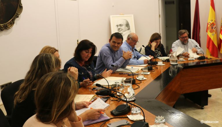Intervención de María Mut (PP) durante un Pleno