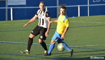 jaume marcado por un defensor rival e1576263876885