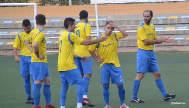 jugadores del cd denia antes de un partido