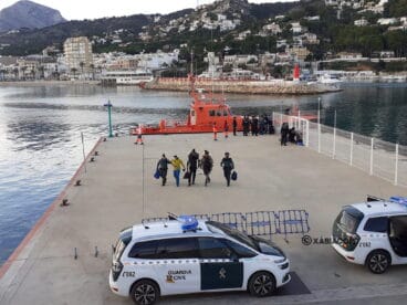 llegada de los migrantes al puerto de xabia