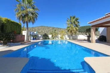 piscina-casa-vacaciones-benitachell-seis-personas-aguila-rent-a-villa