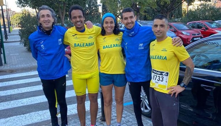 Atletas del CA Dianium en los 10 K de Valencia
