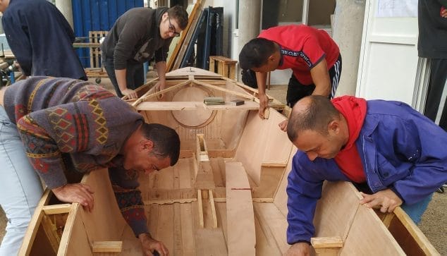 Alumnos de Dénia ponen en marcha la construcción de un velero 1 Imagen: Construcción del velero