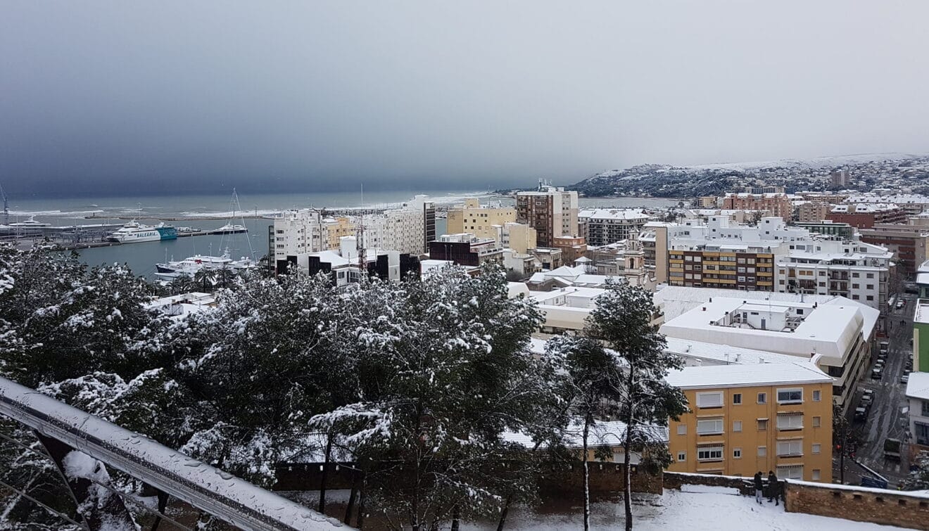 Dénia blanca desde el Castillo