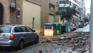 Muro caído en medio de Temple de Sant Telm a causa de las lluvias y el viento de esta madrugada