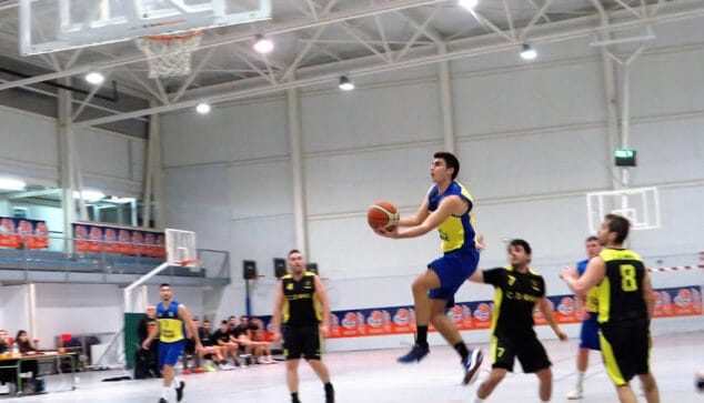 entrada a canasta de un jugador dianense