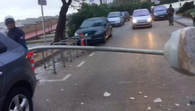 La costa ya sufre la llegada del temporal 6 farola en la marineta