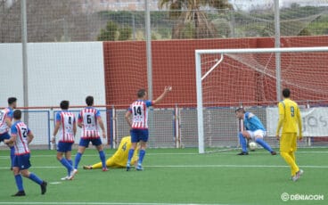 Ferrán marcando para el Dénia