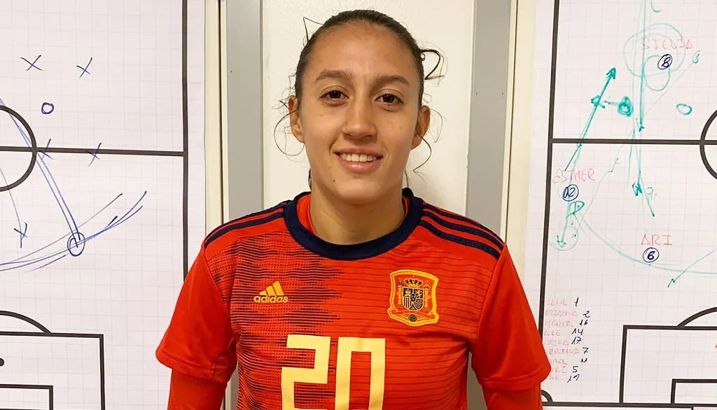 Fiamma Benítez con la camiseta de la Selección Española