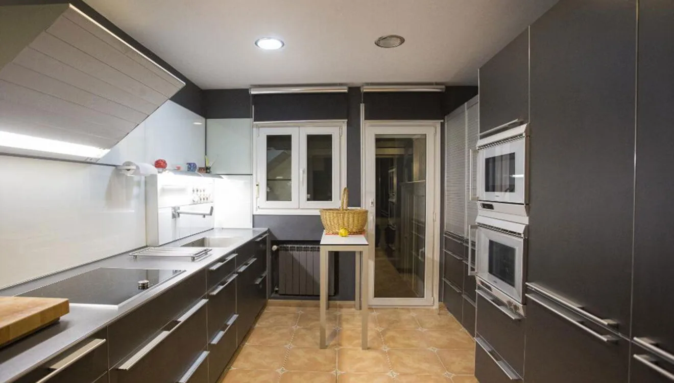 Gran cocina de diseño en una villa de lujo en Dénia - Quality Rent a Villa