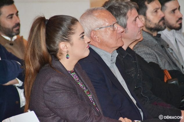 Presentado el primer ‘Circuit a Peu Marina Alta’ sostenible con el medio ambiente 3 Imagen: La consellera Mireía Mollà con Vicent Grimalt