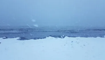 La playa dianense bajo la nieve