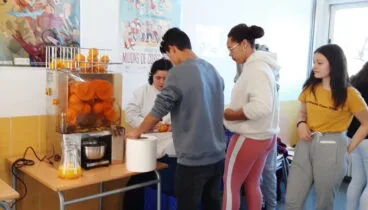 Máquina exprimidora cedida por el Ayuntamiento