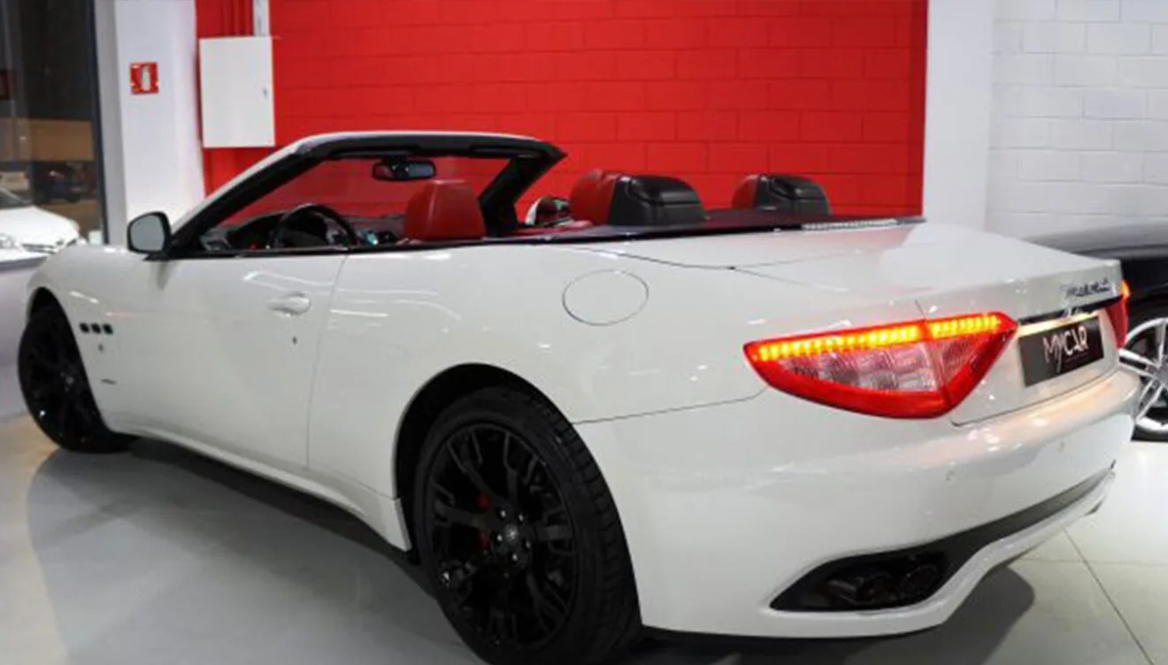 MASERATI GranCabrio V8 4.7 Aut. Descapotable o convertible de segunda mano, vista lateral - MY CAR Select Autos