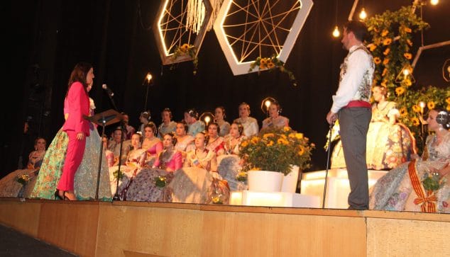 Color y alegría en la presentación de María Jesús Pastor al frente de la Oeste 10 momento de la exaltacion