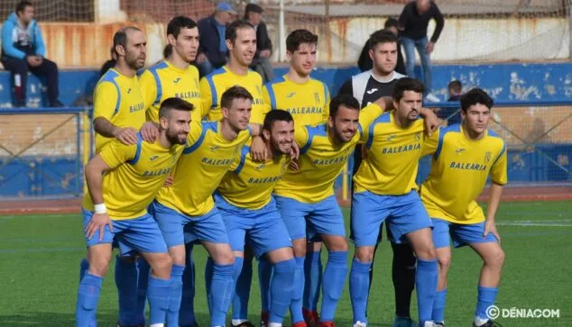 Imagen: Once del Dénia ante el Enguera