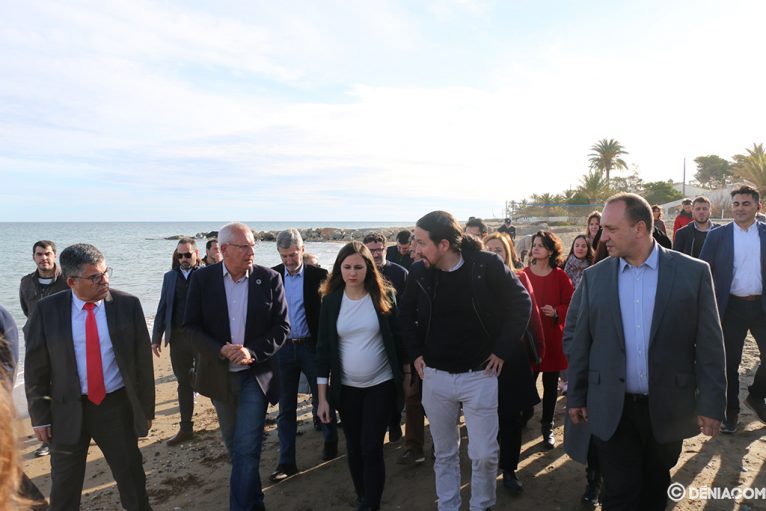 Pablo Iglesias checks the extent of damage in Dénia 18