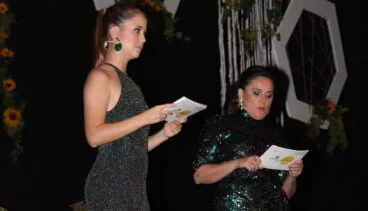 Presentadoras del acto