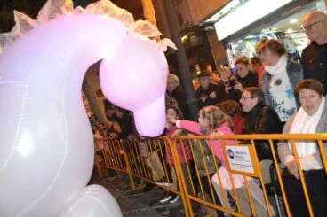 Público durante la cabalgata de los Reyes Magos de 2019